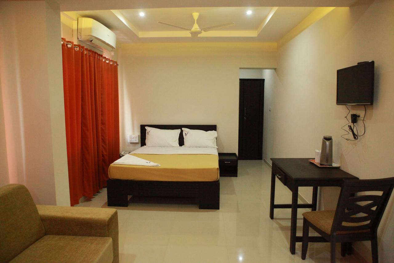 Hotel Riva Residency à Palakkad Extérieur photo
